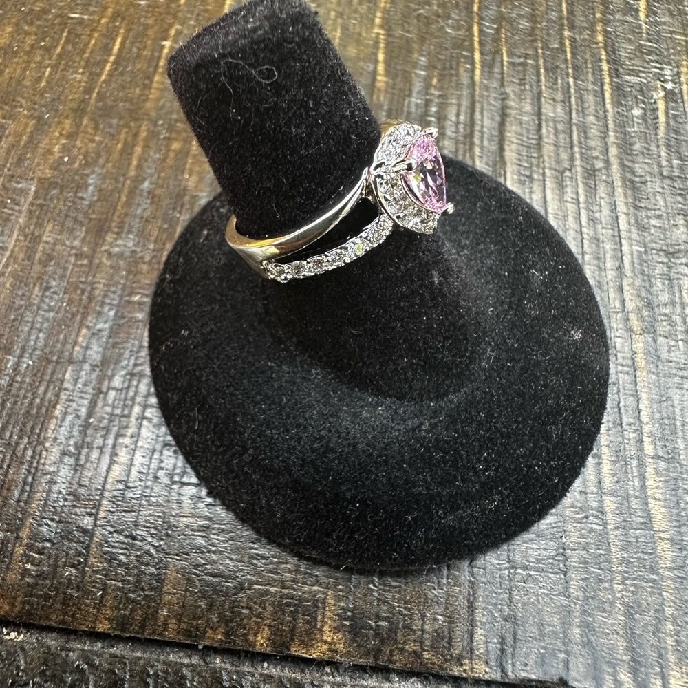 Ring - Picture 3 of 3